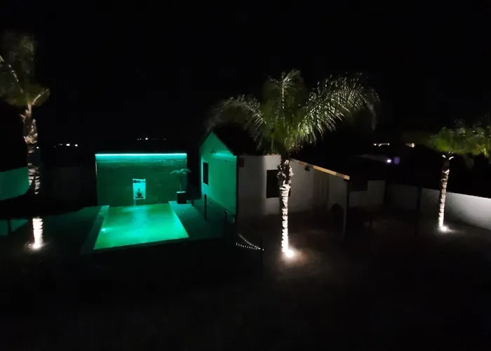 Chalet Con Encanto En Conil Solo Familias Y Parejas